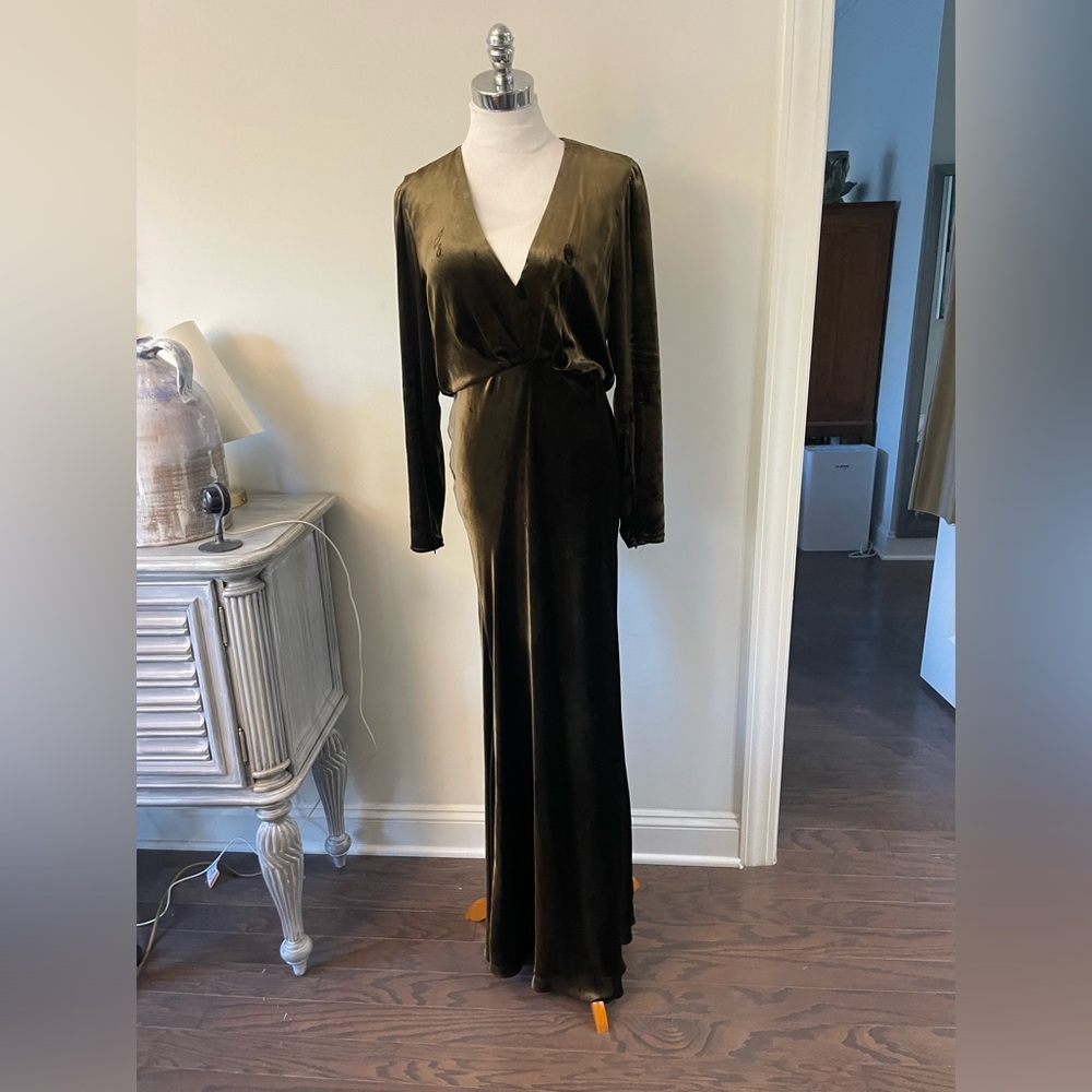 REISS KLARA VELVET PLUNGE MAXI DRESS - Picture 6 of 16
